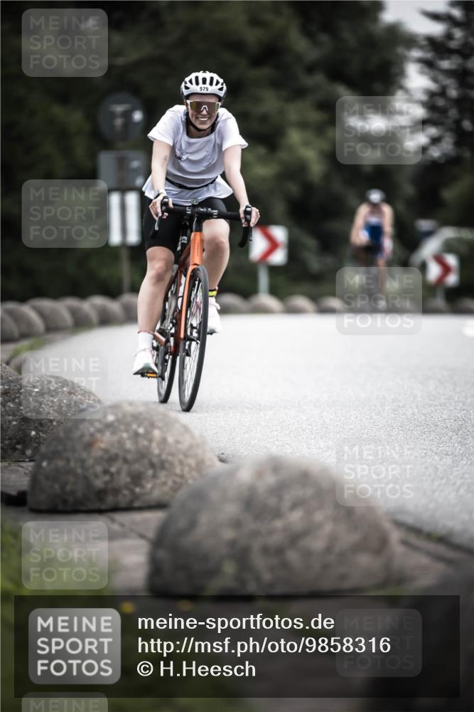 21.06.2026 - 29. Vierlanden-Triathlon H.Heesch http://msf.ph/oto/9858316 21.06.2026 10:30:36 Radfahren 158, 307, 556, 579 meine-sportfotos.de