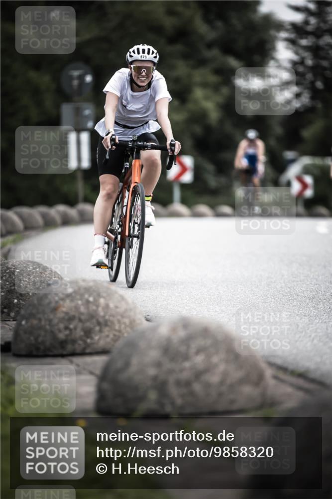 21.06.2026 - 29. Vierlanden-Triathlon H.Heesch http://msf.ph/oto/9858320 21.06.2026 10:30:36 Radfahren 158, 307, 556, 579 meine-sportfotos.de