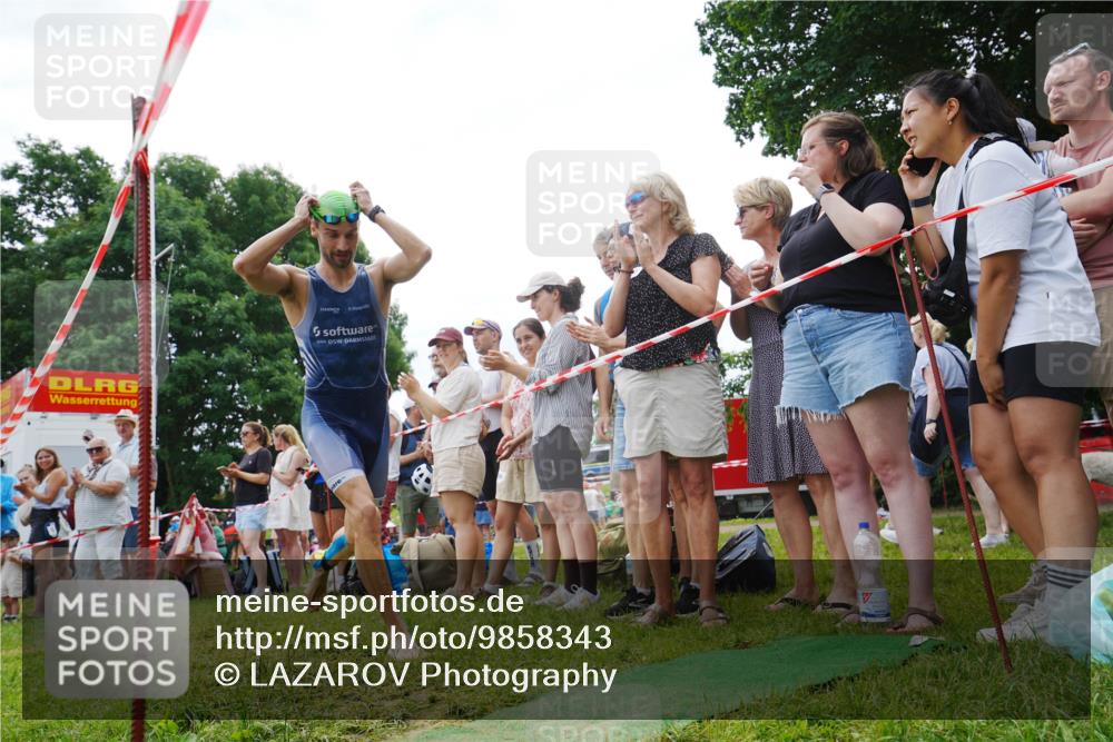 21.06.2026 - 29. Vierlanden-Triathlon LAZAROV Photography http://msf.ph/oto/9858343 21.06.2026 10:54:50 Schwimmen 667, 704 meine-sportfotos.de