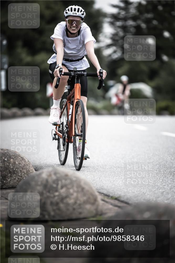 21.06.2026 - 29. Vierlanden-Triathlon H.Heesch http://msf.ph/oto/9858346 21.06.2026 10:30:37 Radfahren 158, 192, 307, 512, 579 meine-sportfotos.de