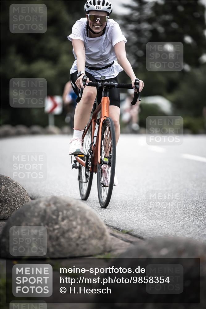 21.06.2026 - 29. Vierlanden-Triathlon H.Heesch http://msf.ph/oto/9858354 21.06.2026 10:30:37 Radfahren 158, 192, 307, 512, 579 meine-sportfotos.de