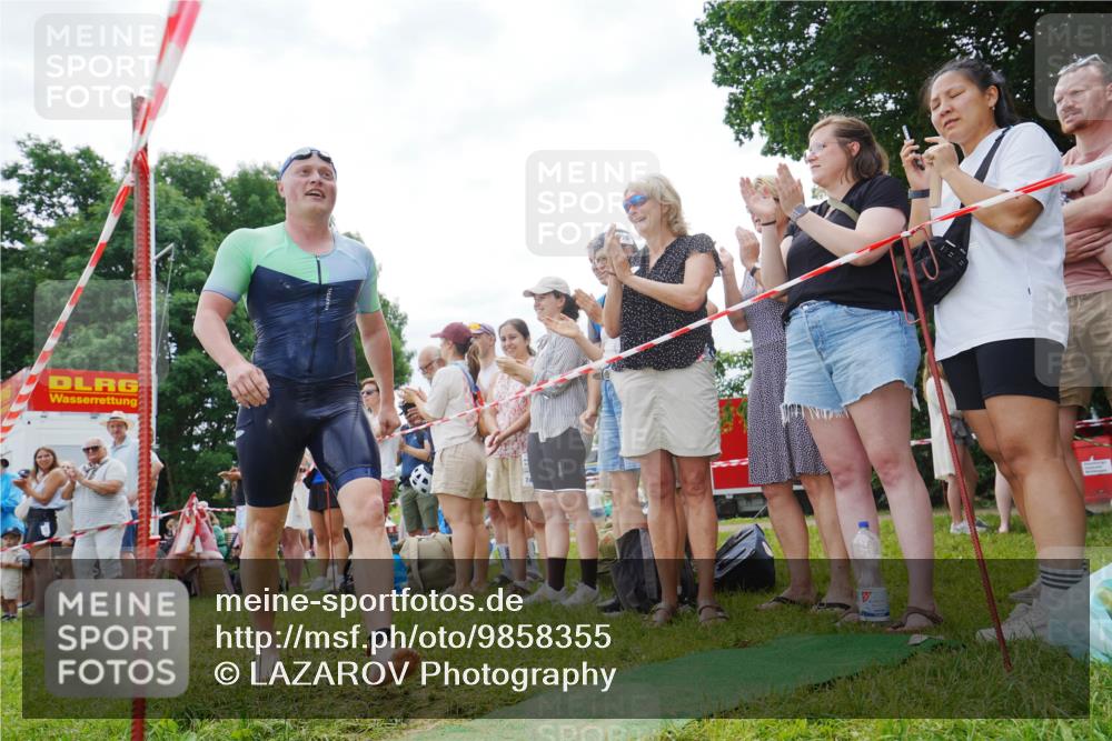 21.06.2026 - 29. Vierlanden-Triathlon LAZAROV Photography http://msf.ph/oto/9858355 21.06.2026 10:55:12 Schwimmen 97, 679 meine-sportfotos.de
