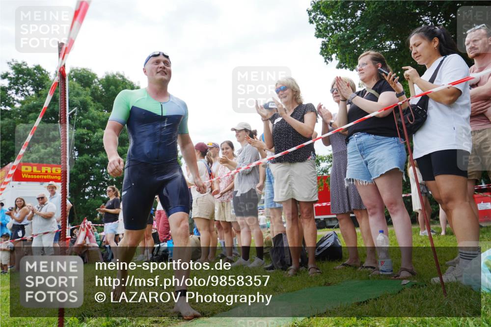 21.06.2026 - 29. Vierlanden-Triathlon LAZAROV Photography http://msf.ph/oto/9858357 21.06.2026 10:55:12 Schwimmen 97, 679 meine-sportfotos.de