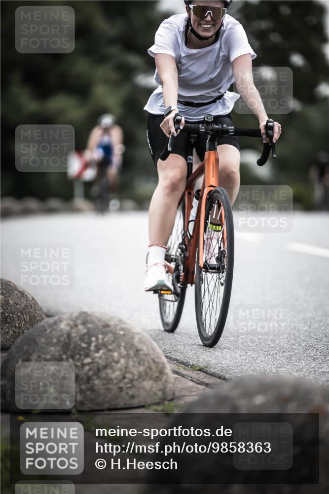 21.06.2026 - 29. Vierlanden-Triathlon H.Heesch http://msf.ph/oto/9858363 21.06.2026 10:30:37 Radfahren 158, 192, 307, 512, 579 meine-sportfotos.de