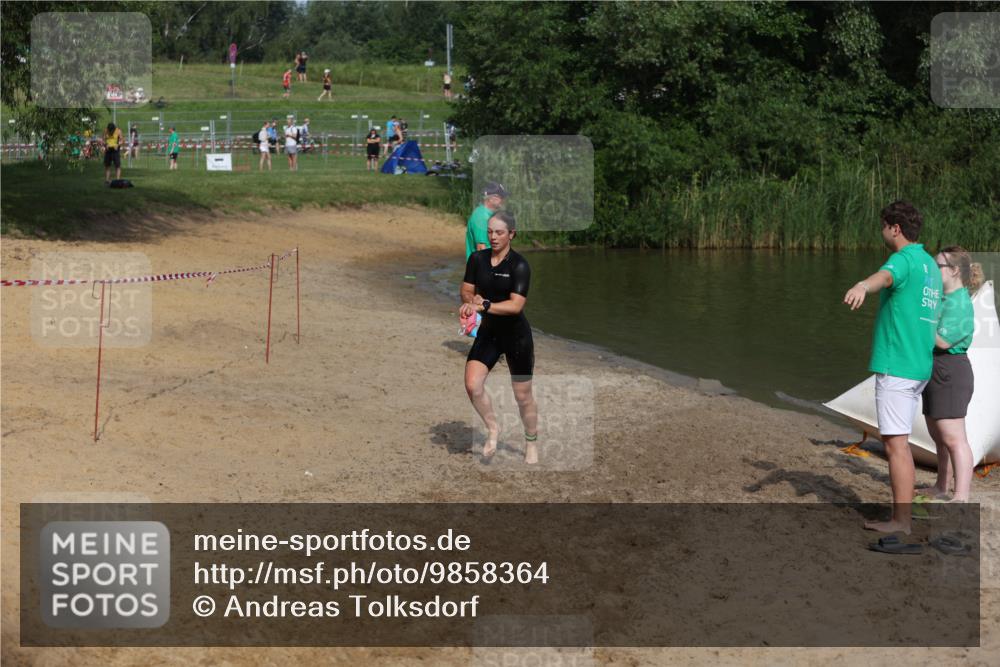 21.06.2026 - 29. Vierlanden-Triathlon Andreas Tolksdorf http://msf.ph/oto/9858364 21.06.2026 09:03:21 Schwimmen 241, 261 meine-sportfotos.de