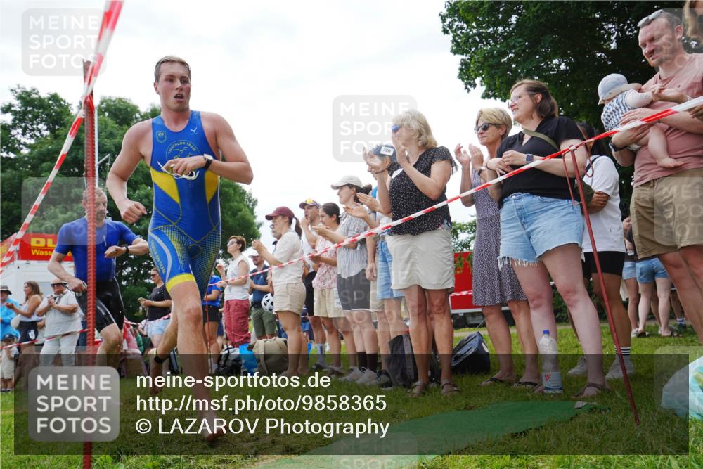 21.06.2026 - 29. Vierlanden-Triathlon LAZAROV Photography http://msf.ph/oto/9858365 21.06.2026 10:55:42 Schwimmen 637, 686, 742 meine-sportfotos.de