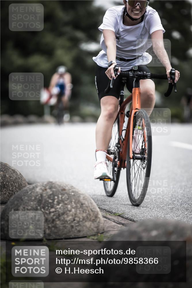 21.06.2026 - 29. Vierlanden-Triathlon H.Heesch http://msf.ph/oto/9858366 21.06.2026 10:30:37 Radfahren 158, 192, 307, 512, 579 meine-sportfotos.de