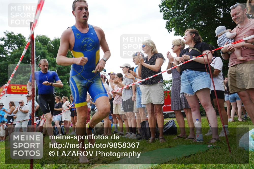 21.06.2026 - 29. Vierlanden-Triathlon LAZAROV Photography http://msf.ph/oto/9858367 21.06.2026 10:55:42 Schwimmen 637, 686, 742 meine-sportfotos.de