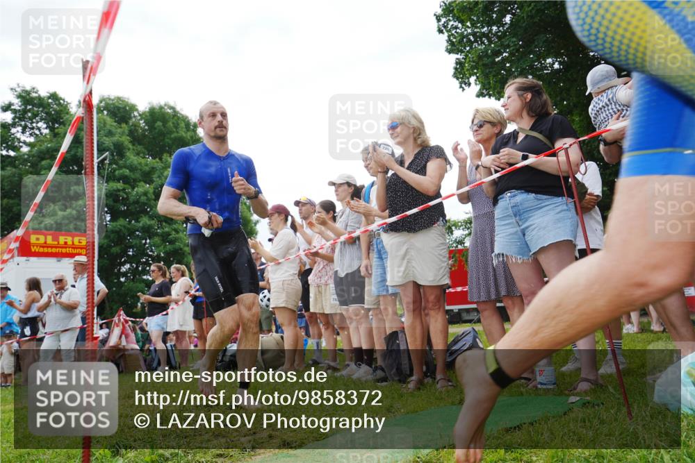 21.06.2026 - 29. Vierlanden-Triathlon LAZAROV Photography http://msf.ph/oto/9858372 21.06.2026 10:55:43 Schwimmen 637, 686, 742 meine-sportfotos.de