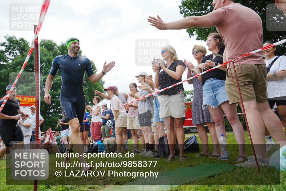 21.06.2026 - 29. Vierlanden-Triathlon LAZAROV Photography http://msf.ph/oto/9858377 21.06.2026 10:55:50 Schwimmen 637, 663, 739, 742, 753 meine-sportfotos.de