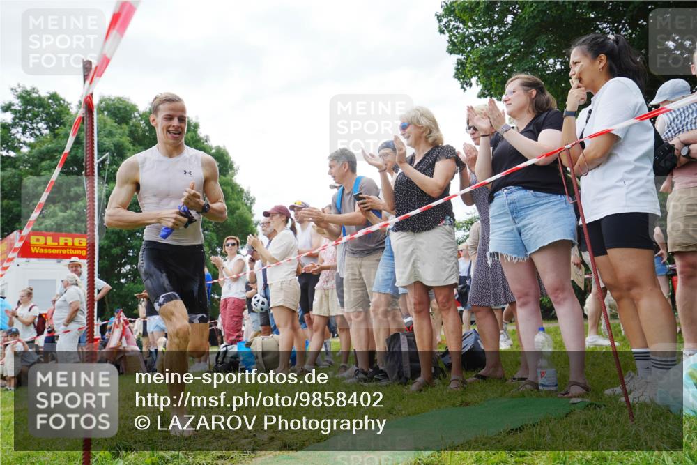 21.06.2026 - 29. Vierlanden-Triathlon LAZAROV Photography http://msf.ph/oto/9858402 21.06.2026 10:57:11 Schwimmen 726 meine-sportfotos.de