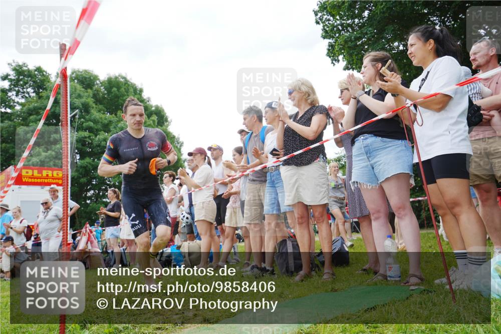 21.06.2026 - 29. Vierlanden-Triathlon LAZAROV Photography http://msf.ph/oto/9858406 21.06.2026 10:57:15 Schwimmen 701, 726, 740 meine-sportfotos.de