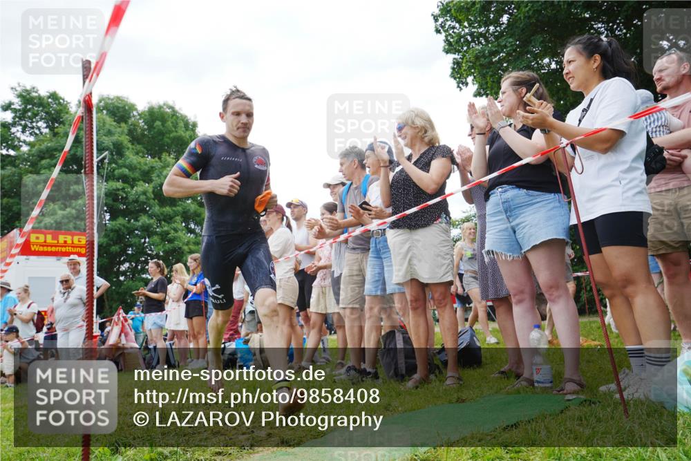 21.06.2026 - 29. Vierlanden-Triathlon LAZAROV Photography http://msf.ph/oto/9858408 21.06.2026 10:57:15 Schwimmen 701, 726, 740 meine-sportfotos.de