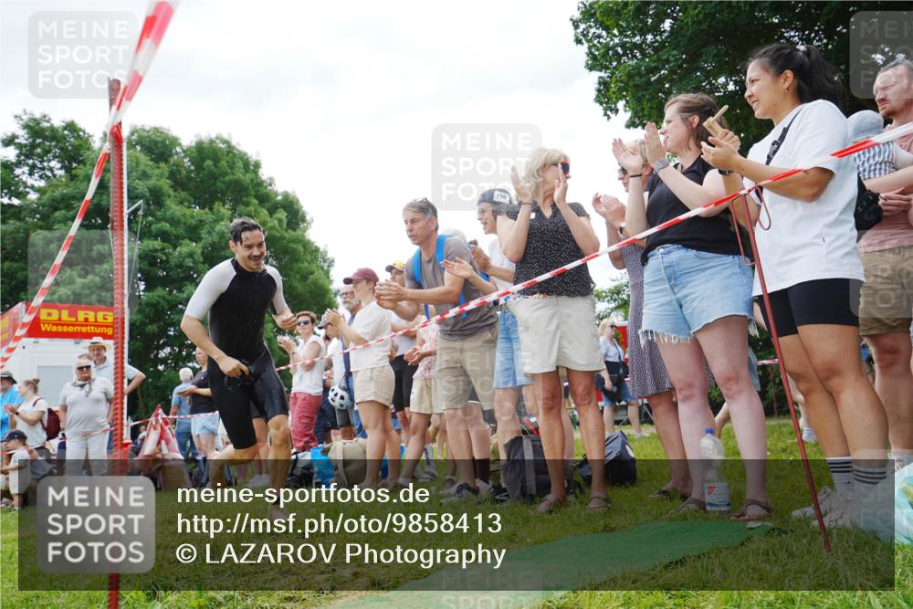 21.06.2026 - 29. Vierlanden-Triathlon LAZAROV Photography http://msf.ph/oto/9858413 21.06.2026 10:57:18 Schwimmen 701, 726, 740 meine-sportfotos.de