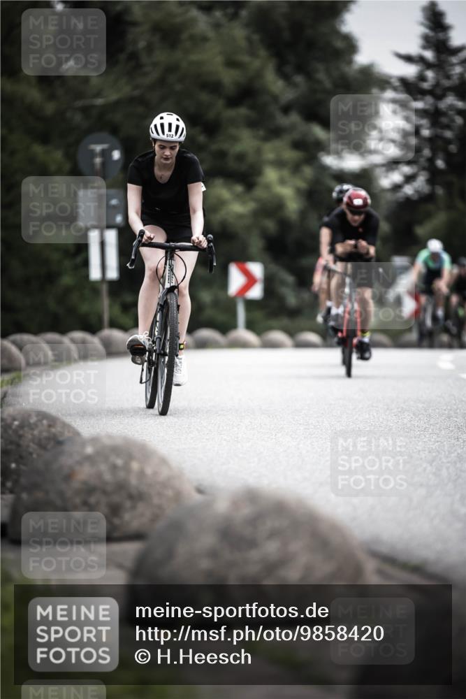 21.06.2026 - 29. Vierlanden-Triathlon H.Heesch http://msf.ph/oto/9858420 21.06.2026 10:30:43 Radfahren 158, 174, 192, 314, 366, 512, 534, 559, 586 meine-sportfotos.de