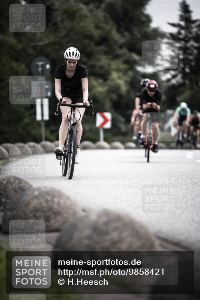 21.06.2026 - 29. Vierlanden-Triathlon H.Heesch http://msf.ph/oto/9858421 21.06.2026 10:30:43 Radfahren 158, 174, 192, 314, 366, 512, 534, 559, 586 meine-sportfotos.de