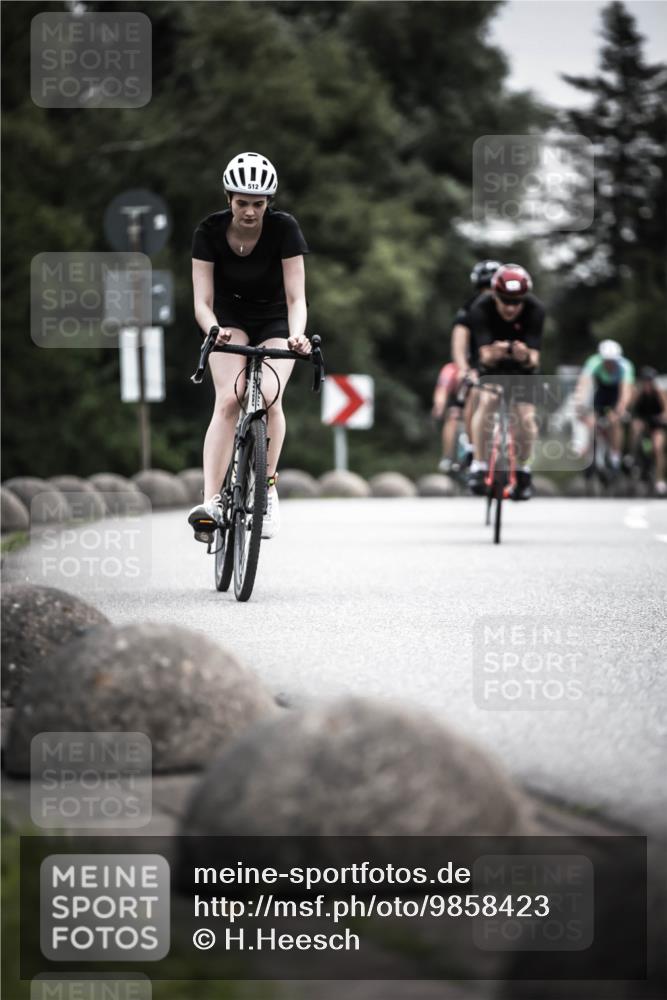 21.06.2026 - 29. Vierlanden-Triathlon H.Heesch http://msf.ph/oto/9858423 21.06.2026 10:30:43 Radfahren 158, 174, 192, 314, 366, 512, 534, 559, 586 meine-sportfotos.de