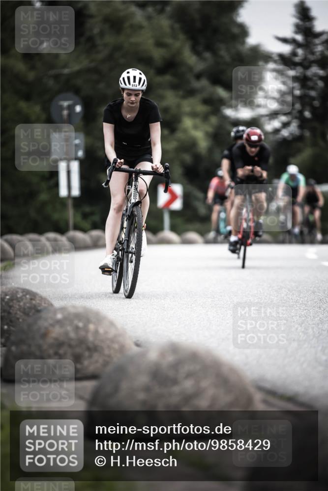 21.06.2026 - 29. Vierlanden-Triathlon H.Heesch http://msf.ph/oto/9858429 21.06.2026 10:30:43 Radfahren 158, 174, 192, 314, 366, 512, 534, 559, 586 meine-sportfotos.de