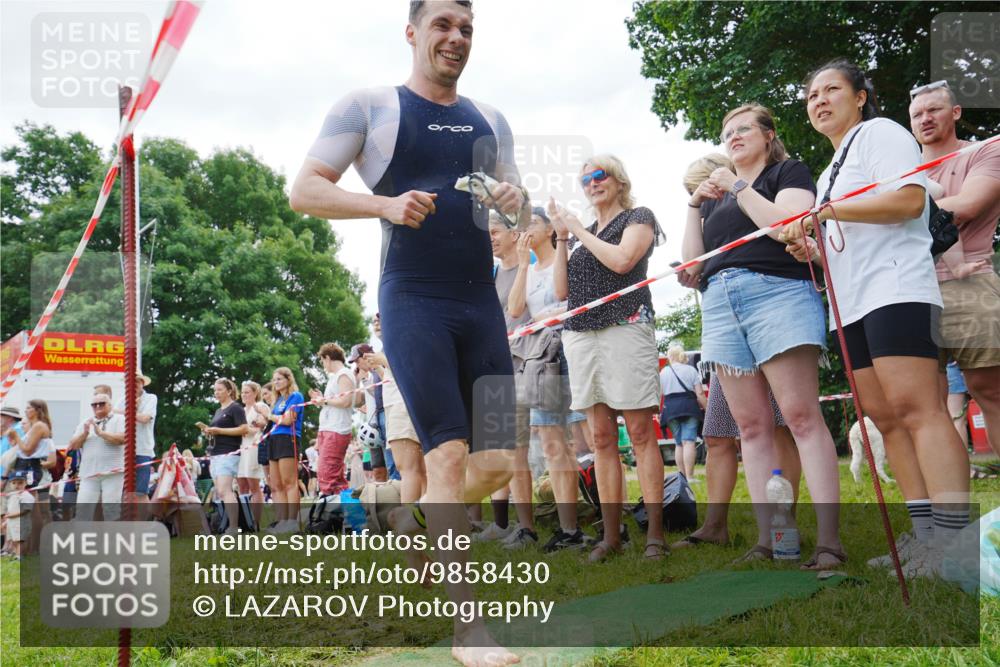 21.06.2026 - 29. Vierlanden-Triathlon LAZAROV Photography http://msf.ph/oto/9858430 21.06.2026 10:57:37 Schwimmen 634 meine-sportfotos.de