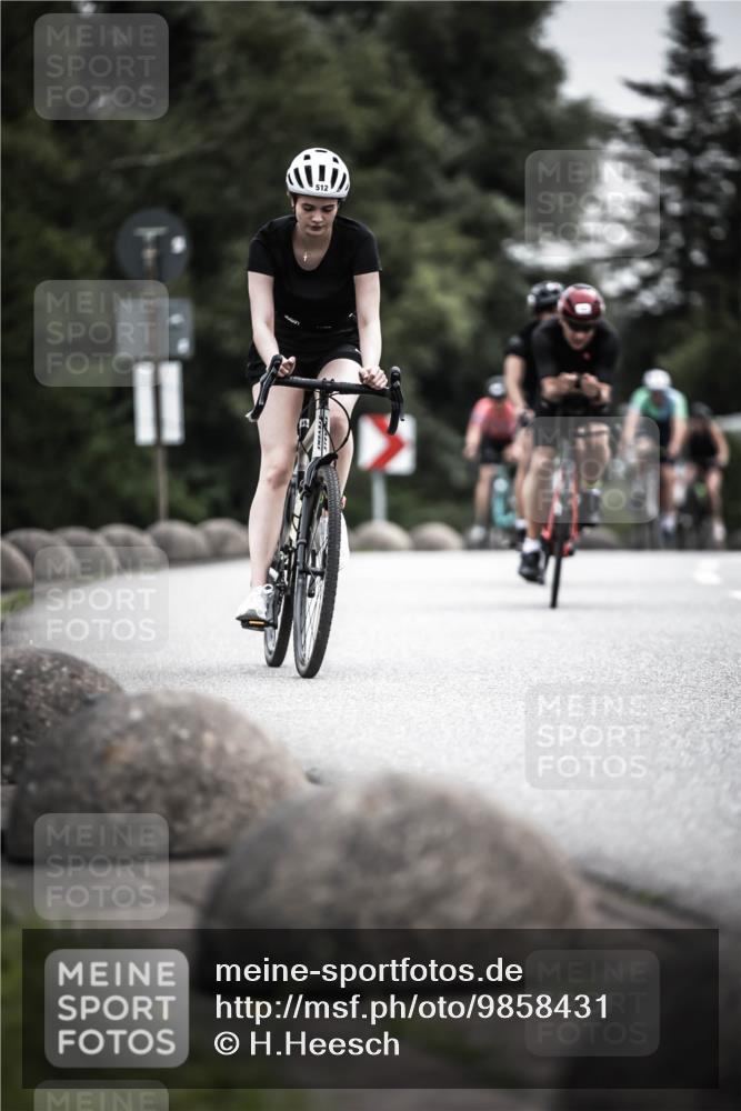 21.06.2026 - 29. Vierlanden-Triathlon H.Heesch http://msf.ph/oto/9858431 21.06.2026 10:30:43 Radfahren 158, 174, 192, 314, 366, 512, 534, 559, 586 meine-sportfotos.de