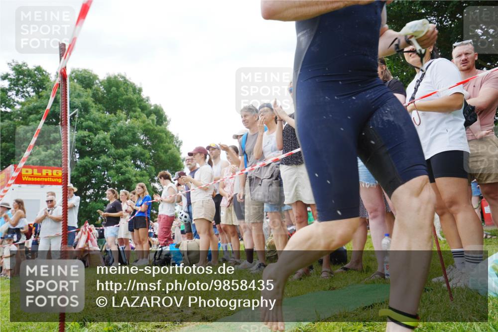21.06.2026 - 29. Vierlanden-Triathlon LAZAROV Photography http://msf.ph/oto/9858435 21.06.2026 10:57:37 Schwimmen 634 meine-sportfotos.de