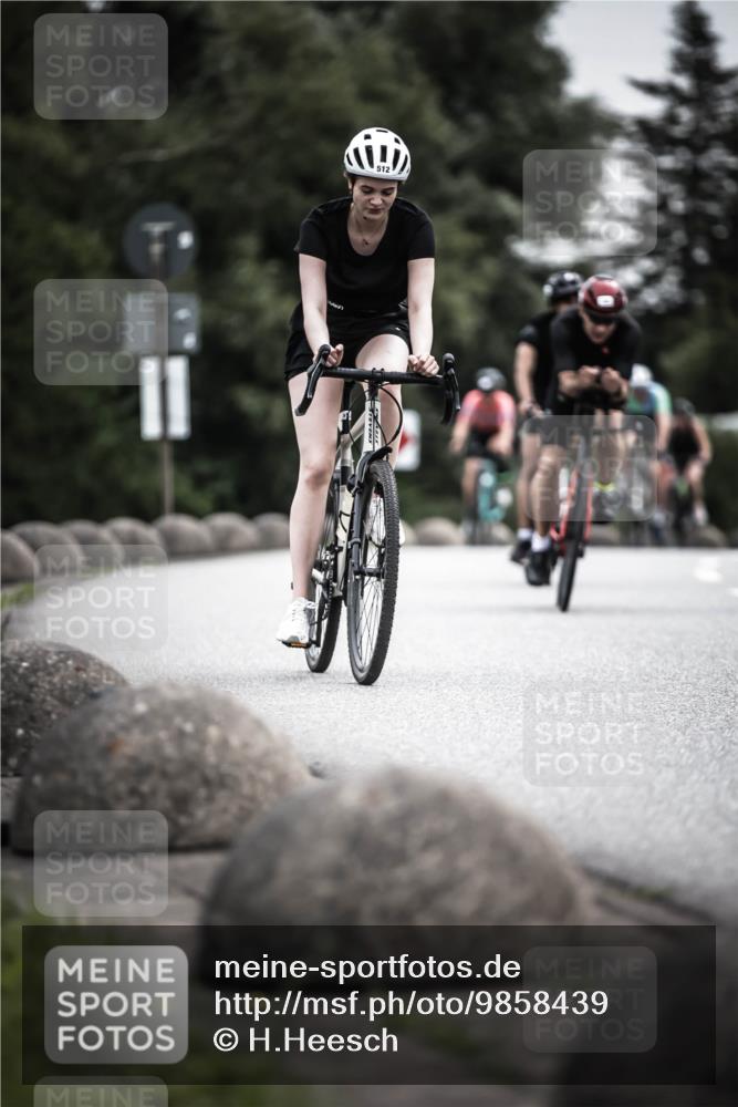 21.06.2026 - 29. Vierlanden-Triathlon H.Heesch http://msf.ph/oto/9858439 21.06.2026 10:30:43 Radfahren 158, 174, 192, 314, 366, 512, 534, 559, 586 meine-sportfotos.de