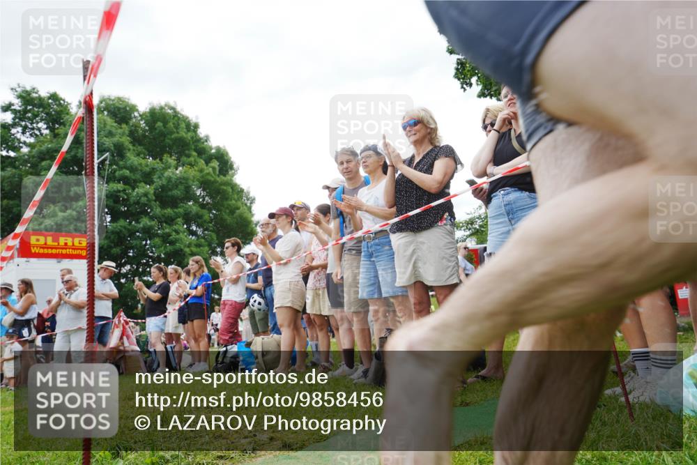 21.06.2026 - 29. Vierlanden-Triathlon LAZAROV Photography http://msf.ph/oto/9858456 21.06.2026 10:57:59 Schwimmen 650, 689 meine-sportfotos.de