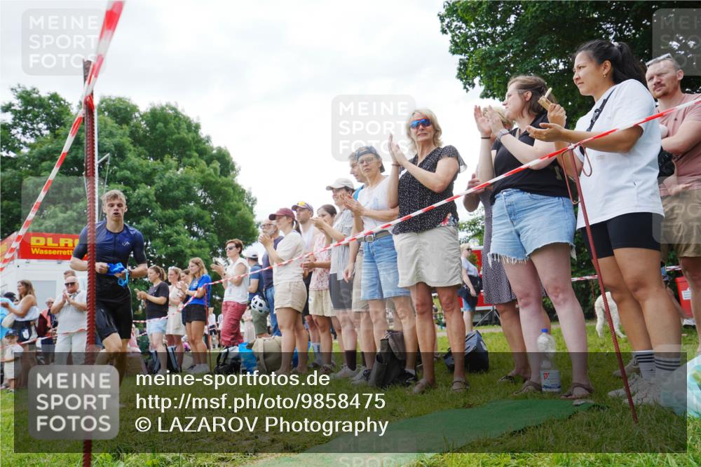 21.06.2026 - 29. Vierlanden-Triathlon LAZAROV Photography http://msf.ph/oto/9858475 21.06.2026 10:58:02 Schwimmen 650, 689 meine-sportfotos.de
