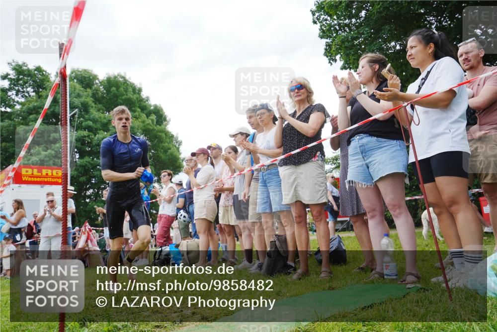 21.06.2026 - 29. Vierlanden-Triathlon LAZAROV Photography http://msf.ph/oto/9858482 21.06.2026 10:58:02 Schwimmen 650, 689 meine-sportfotos.de