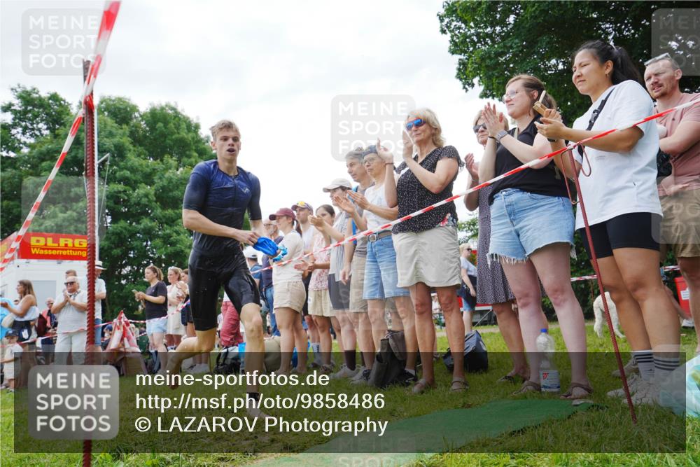 21.06.2026 - 29. Vierlanden-Triathlon LAZAROV Photography http://msf.ph/oto/9858486 21.06.2026 10:58:02 Schwimmen 650, 689 meine-sportfotos.de
