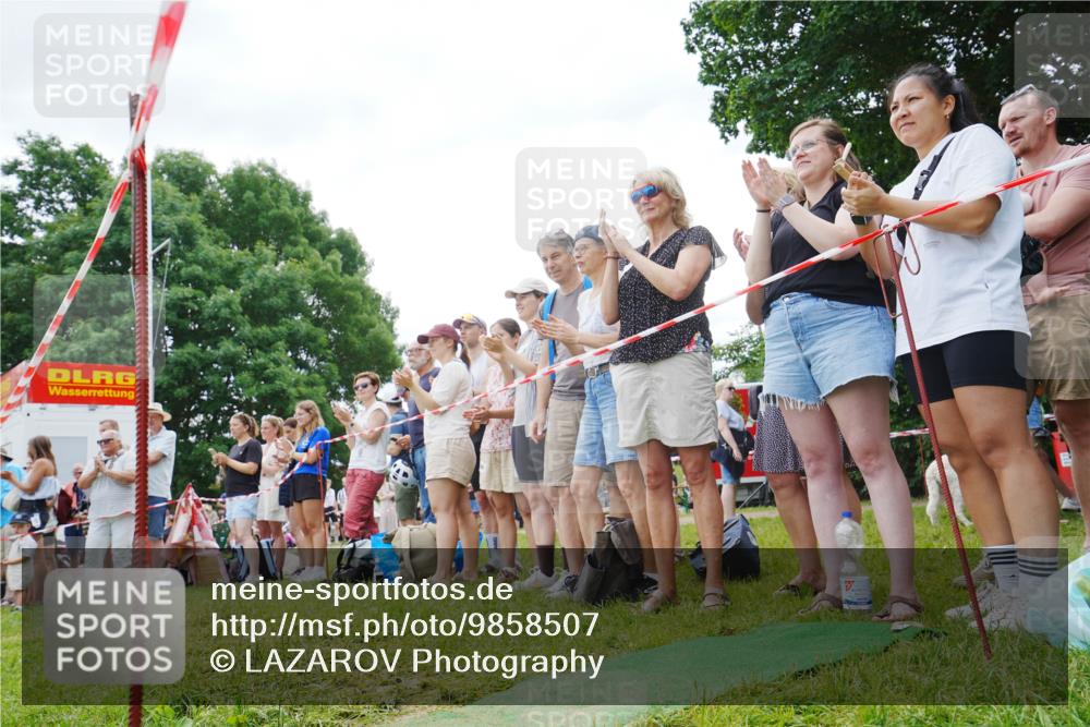 21.06.2026 - 29. Vierlanden-Triathlon LAZAROV Photography http://msf.ph/oto/9858507 21.06.2026 10:58:03 Schwimmen 650, 689 meine-sportfotos.de