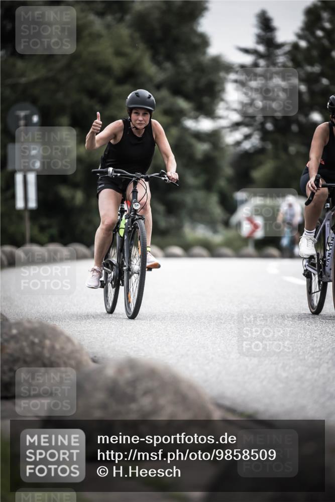21.06.2026 - 29. Vierlanden-Triathlon H.Heesch http://msf.ph/oto/9858509 21.06.2026 10:30:49 Radfahren 142, 174, 294, 314, 366, 534, 559, 586 meine-sportfotos.de