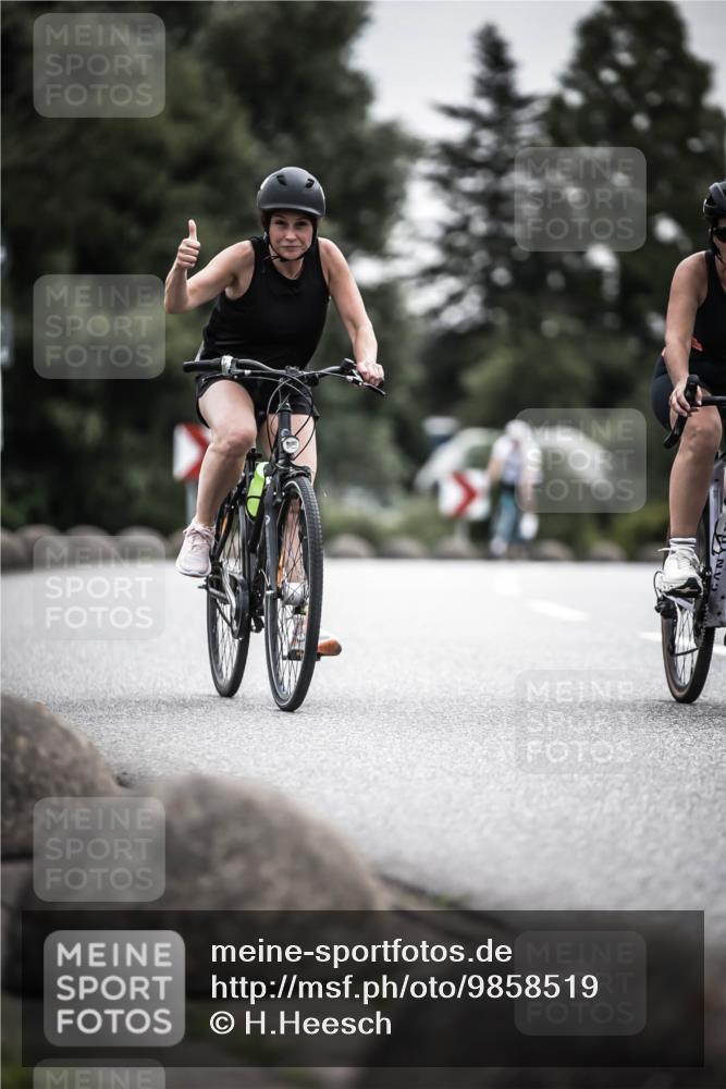 21.06.2026 - 29. Vierlanden-Triathlon H.Heesch http://msf.ph/oto/9858519 21.06.2026 10:30:50 Radfahren 142, 174, 294, 314, 366, 534, 559, 580, 586 meine-sportfotos.de