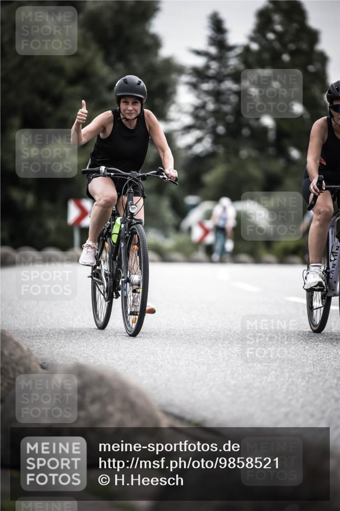 21.06.2026 - 29. Vierlanden-Triathlon H.Heesch http://msf.ph/oto/9858521 21.06.2026 10:30:50 Radfahren 142, 174, 294, 314, 366, 534, 559, 580, 586 meine-sportfotos.de