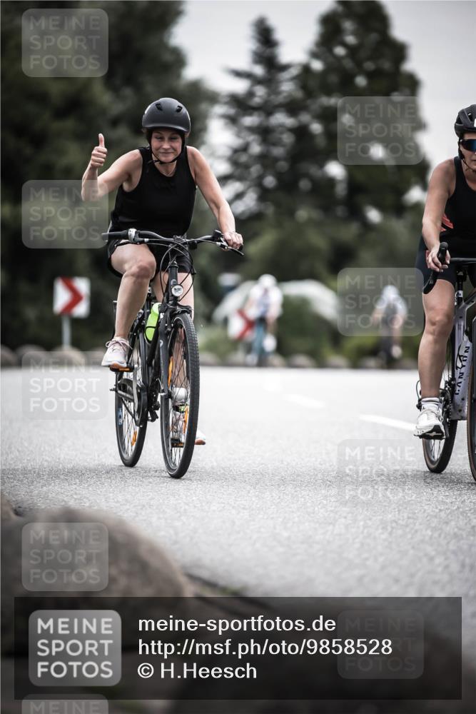 21.06.2026 - 29. Vierlanden-Triathlon H.Heesch http://msf.ph/oto/9858528 21.06.2026 10:30:50 Radfahren 142, 174, 294, 314, 366, 534, 559, 580, 586 meine-sportfotos.de