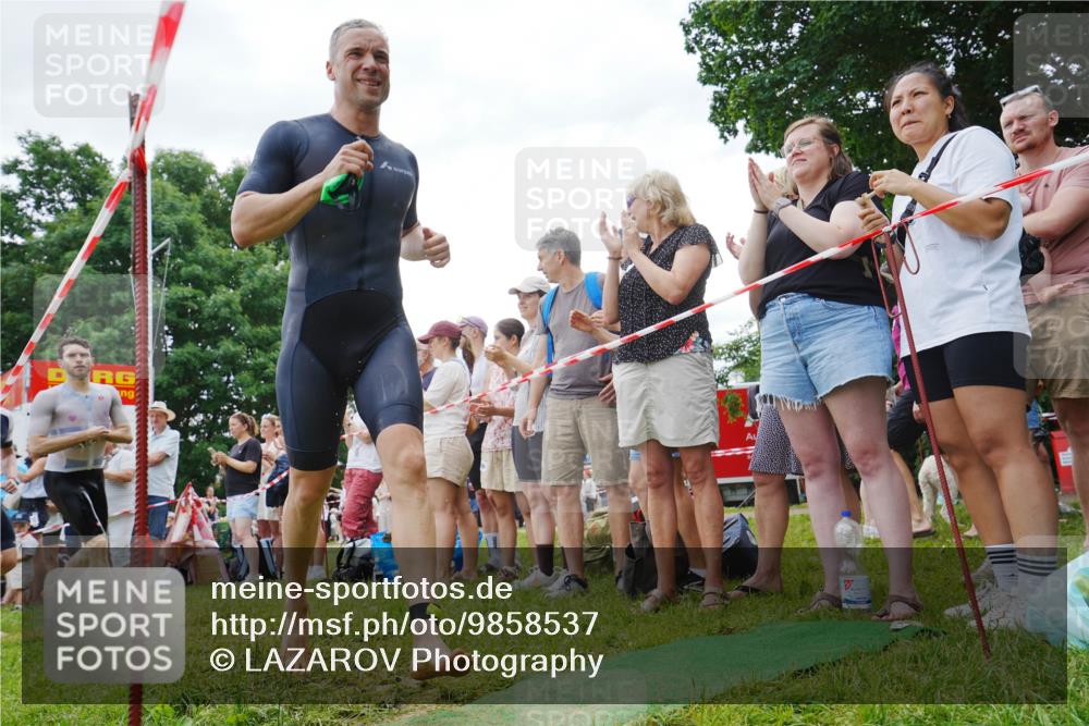 21.06.2026 - 29. Vierlanden-Triathlon LAZAROV Photography http://msf.ph/oto/9858537 21.06.2026 10:58:08 Schwimmen 640, 650, 666, 674 meine-sportfotos.de
