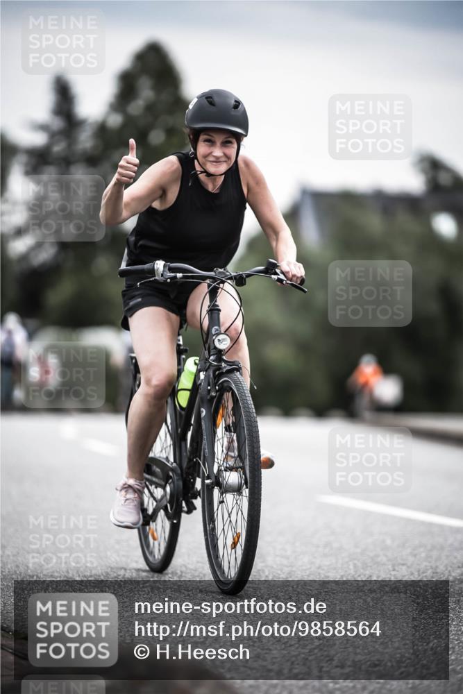 21.06.2026 - 29. Vierlanden-Triathlon H.Heesch http://msf.ph/oto/9858564 21.06.2026 10:30:50 Radfahren 142, 174, 294, 314, 366, 534, 559, 580, 586 meine-sportfotos.de
