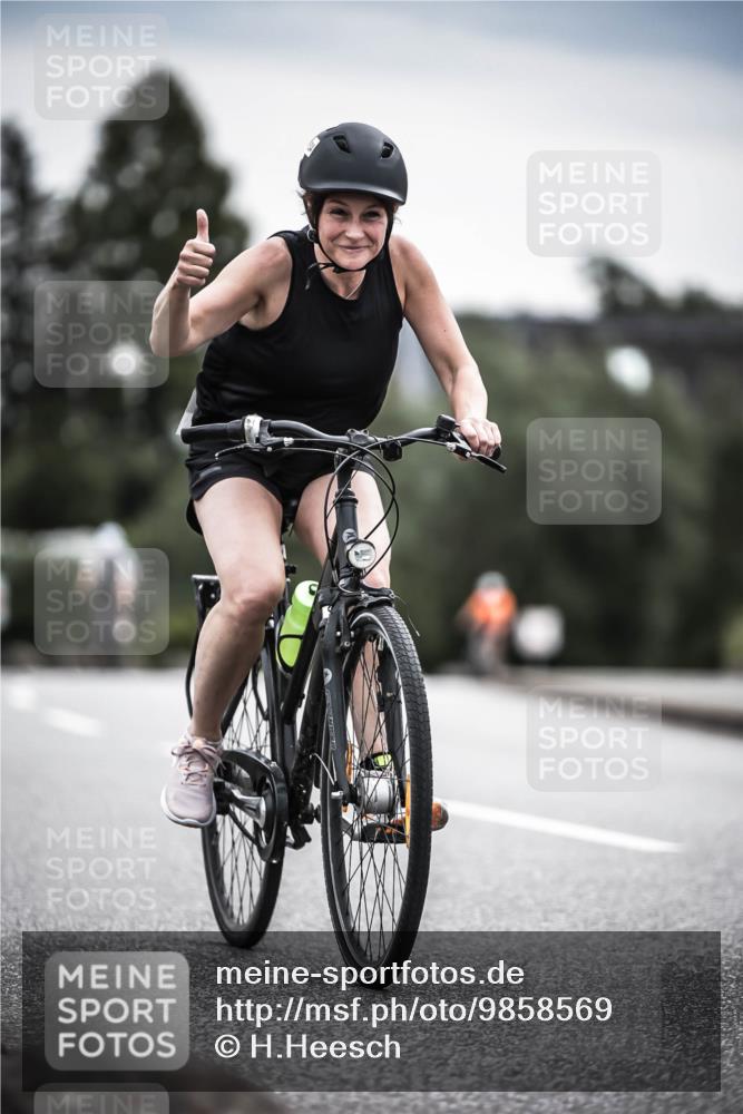 21.06.2026 - 29. Vierlanden-Triathlon H.Heesch http://msf.ph/oto/9858569 21.06.2026 10:30:50 Radfahren 142, 174, 294, 314, 366, 534, 559, 580, 586 meine-sportfotos.de
