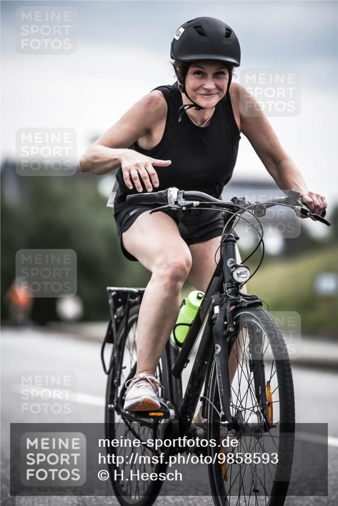 21.06.2026 - 29. Vierlanden-Triathlon H.Heesch http://msf.ph/oto/9858593 21.06.2026 10:30:51 Radfahren 142, 174, 175, 294, 314, 523, 534, 559, 580, 586 meine-sportfotos.de
