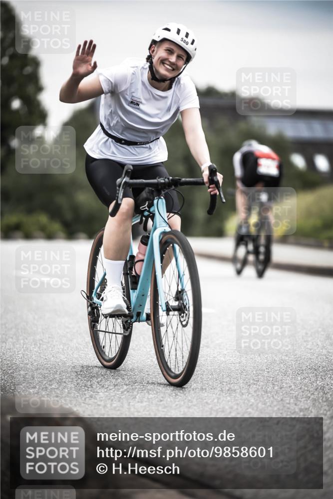 21.06.2026 - 29. Vierlanden-Triathlon H.Heesch http://msf.ph/oto/9858601 21.06.2026 10:30:57 Radfahren 142, 175, 360, 505, 523, 580, 623 meine-sportfotos.de