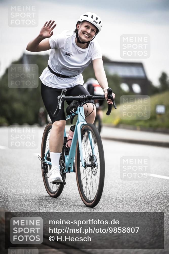 21.06.2026 - 29. Vierlanden-Triathlon H.Heesch http://msf.ph/oto/9858607 21.06.2026 10:30:57 Radfahren 142, 175, 360, 505, 523, 580, 623 meine-sportfotos.de