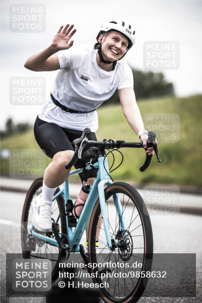 21.06.2026 - 29. Vierlanden-Triathlon H.Heesch http://msf.ph/oto/9858632 21.06.2026 10:30:58 Radfahren 175, 360, 505, 523, 580, 623 meine-sportfotos.de