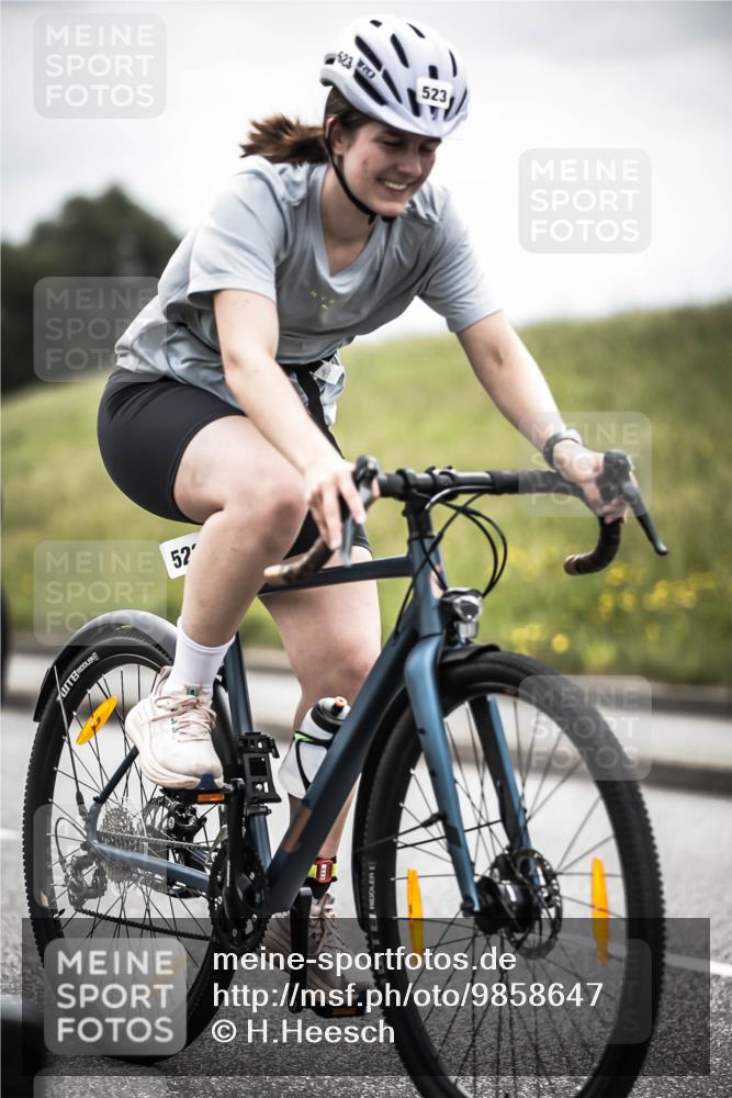 21.06.2026 - 29. Vierlanden-Triathlon H.Heesch http://msf.ph/oto/9858647 21.06.2026 10:30:59 Radfahren 175, 360, 505, 523, 580, 623 meine-sportfotos.de