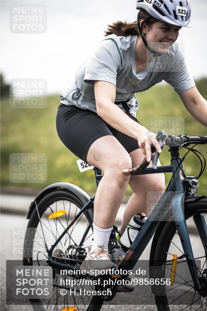 21.06.2026 - 29. Vierlanden-Triathlon H.Heesch http://msf.ph/oto/9858656 21.06.2026 10:30:59 Radfahren 175, 360, 505, 523, 580, 623 meine-sportfotos.de