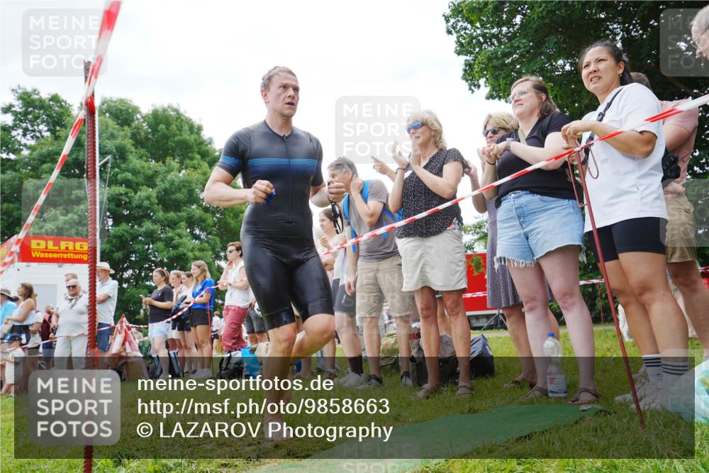 21.06.2026 - 29. Vierlanden-Triathlon LAZAROV Photography http://msf.ph/oto/9858663 21.06.2026 10:58:21 Schwimmen 668, 691, 715, 719 meine-sportfotos.de