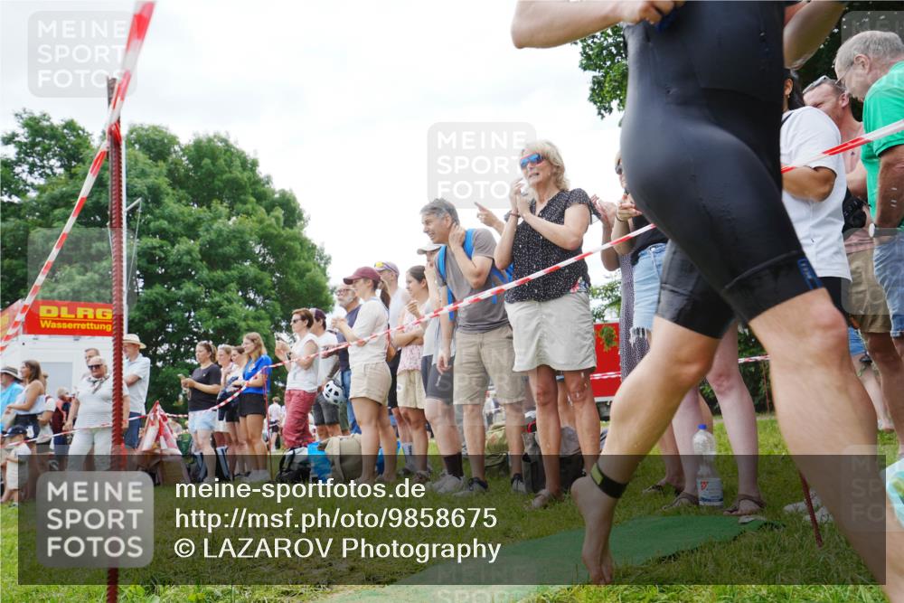 21.06.2026 - 29. Vierlanden-Triathlon LAZAROV Photography http://msf.ph/oto/9858675 21.06.2026 10:58:21 Schwimmen 668, 691, 715, 719 meine-sportfotos.de