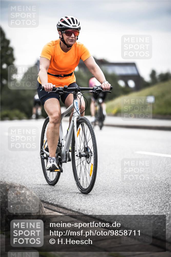 21.06.2026 - 29. Vierlanden-Triathlon H.Heesch http://msf.ph/oto/9858711 21.06.2026 10:31:02 Radfahren 175, 360, 505, 523, 623 meine-sportfotos.de