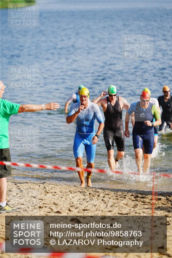 21.06.2026 - 29. Vierlanden-Triathlon LAZAROV Photography http://msf.ph/oto/9858763 21.06.2026 08:15:36 Schwimmen  meine-sportfotos.de