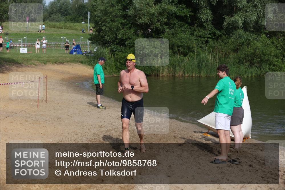 21.06.2026 - 29. Vierlanden-Triathlon Andreas Tolksdorf http://msf.ph/oto/9858768 21.06.2026 09:04:04 Schwimmen 177, 244 meine-sportfotos.de
