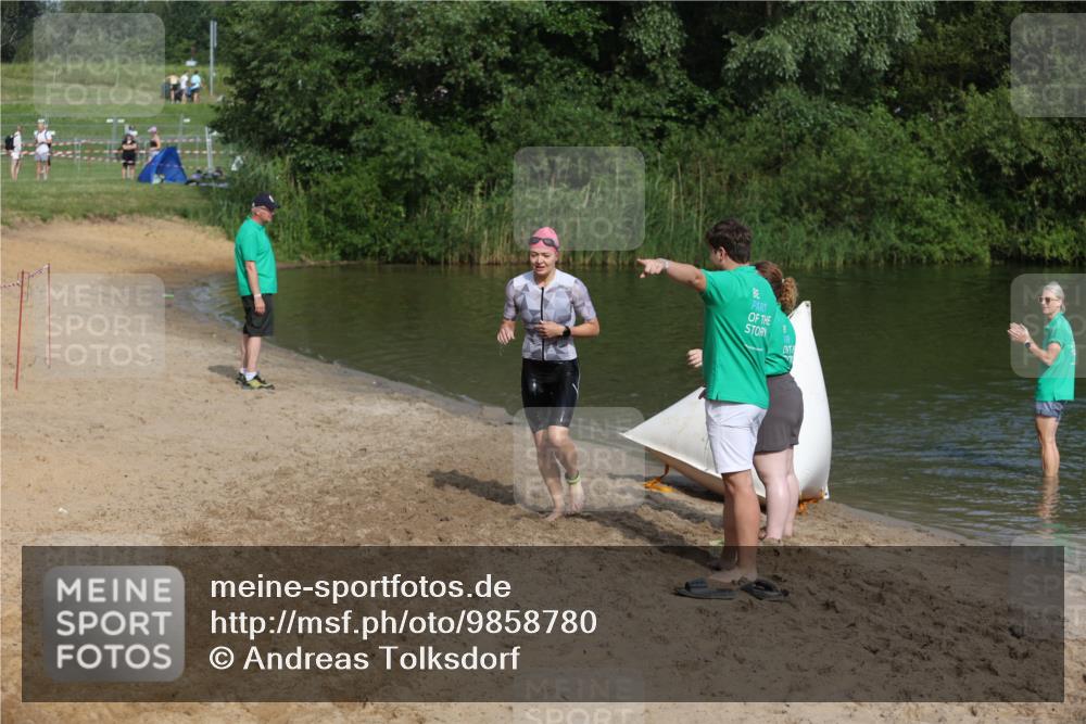 21.06.2026 - 29. Vierlanden-Triathlon Andreas Tolksdorf http://msf.ph/oto/9858780 21.06.2026 09:04:12 Schwimmen 244 meine-sportfotos.de